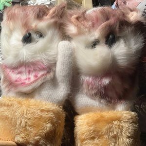 Furry mittens